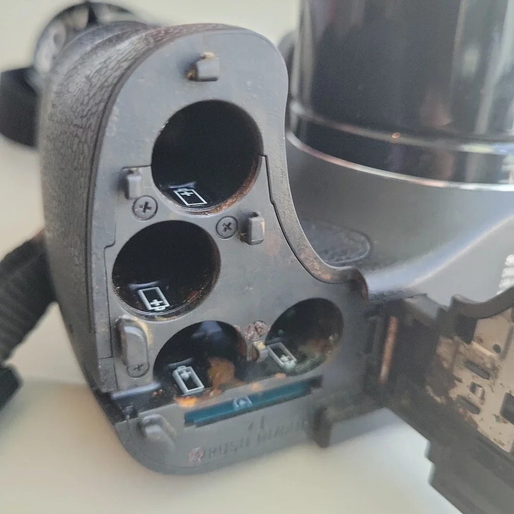 Sony Cyber-shot DSC-H200 20.1MP 26x Zoom Digital Camera Parts/Repair ONLY